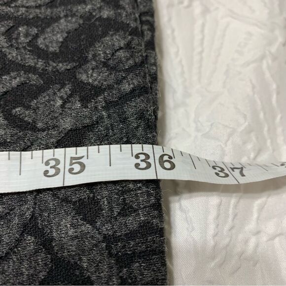 LOFT Black & Gray Embossed Floral Skater Dress Size 6 #895 - Picture 7 of 7